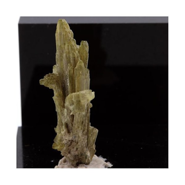 Epidote 13,07 karat Flerfärgad