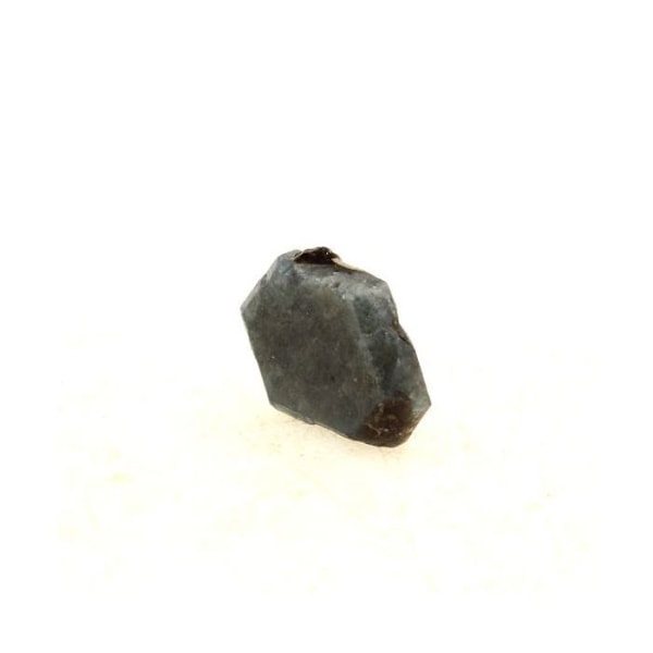 Kivet ja mineraalit. Aleksandriitti. 1,41 ct. Krupskoje esiintymä, Malyshevo, Venäjä. Grön
