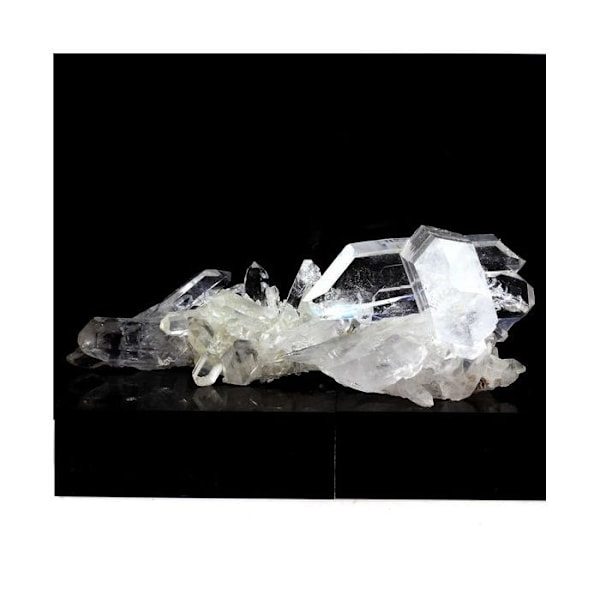 Kivet ja mineraalit. Ame Quartz (haalistuva kvartsi). 656,0 ct. Wama, Afganistan.