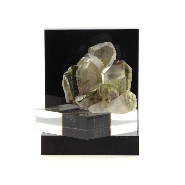 Quartz + Epidote 296,2 karat