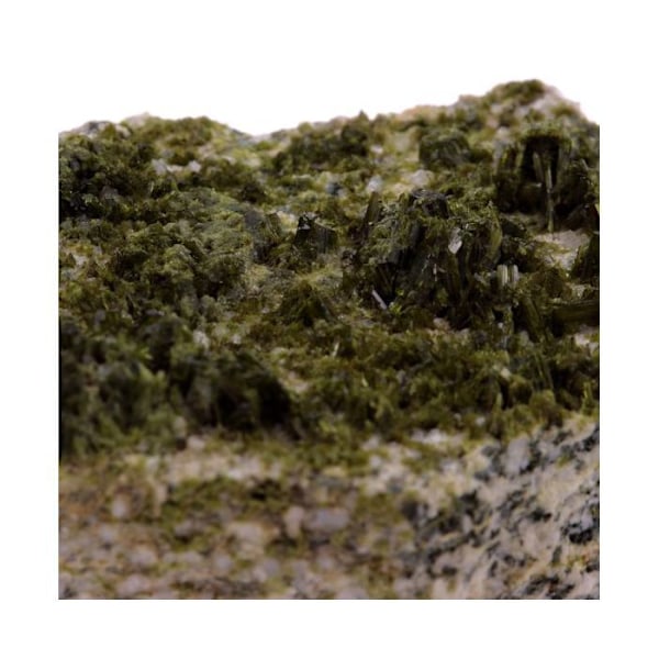 Epidote + kvartsi 682,4 karaattia Flerfärgad