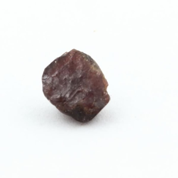 Sten og mineraler. Granat. 0,600 ct. Skardu-området, Gilgit-Baltistan, Pakistan.