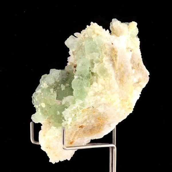 Kivet ja mineraalit. Fluoriitti. 468,0 ct. Hardy Mine, Black Mountains, Arizona, Yhdysvallat.