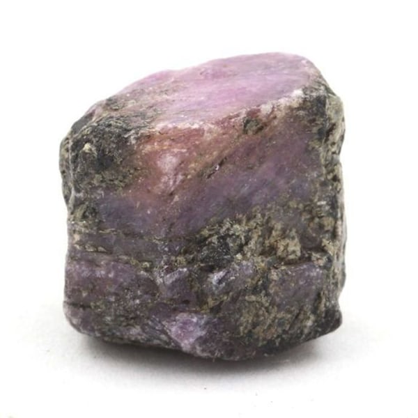 Kivet ja mineraalit. Rubiini. 47,20 senttiä. Ampanihyn alue, Atsimo-Andrefana, Madagaskar. Röd