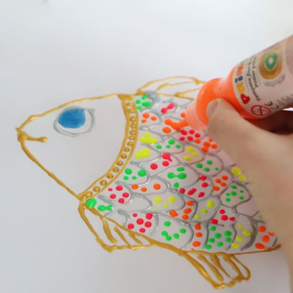 PRIMO 2532FM8 gouache i overlegen kvalitet i flaske med tud, 8 farver: 4 fluorescerende farver og 4 metalfarver.