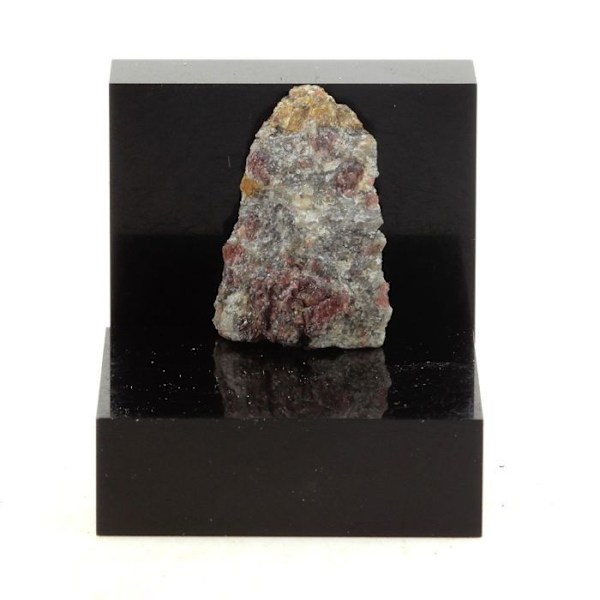 Sten og mineraler. Granat. 12,1 ct. Marmora, Ontario, Canada. Flerfärgad