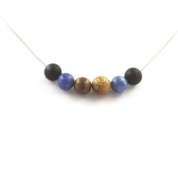 Sten og mineraler. Sodalit perlekæde + matsort Onyx + træ 8 mm Rustfri stålkæde. Blå, svart, brun