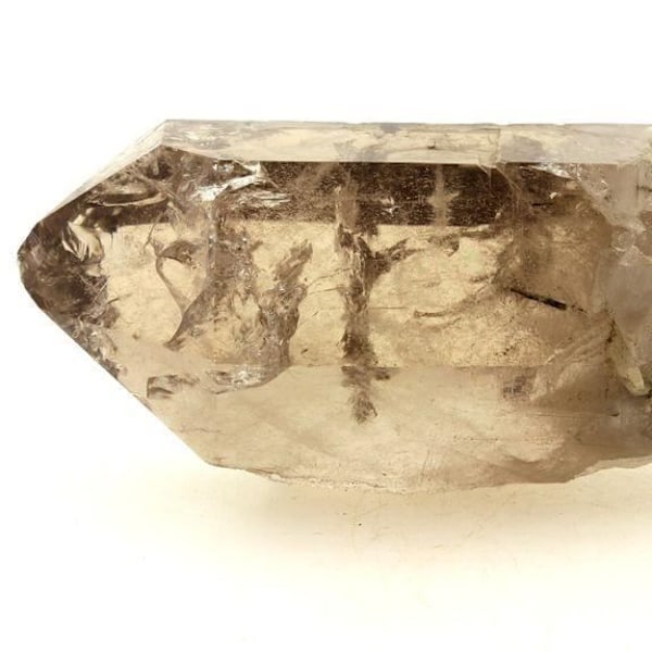 Kivet ja mineraalit. Savukvartsi. 672,4 ct. Touran päällikkö, Saint Christophe en Oisans, Isère..