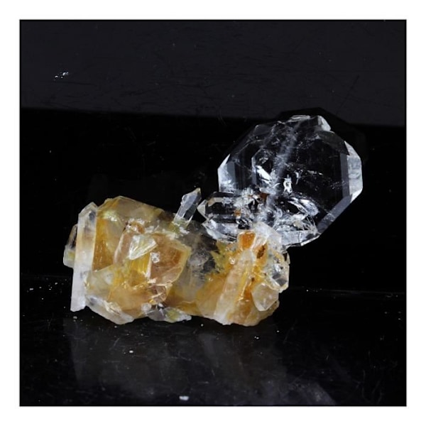 Kivet ja mineraalit. Soul kvartsi (faden quartz). 27,5 ct. Rif Fournel, Freney d'Oisans, Isère, Ranska.