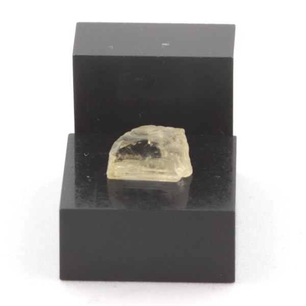 Sten og mineraler. Scapolite. 2,84 ct. Mpwapwa-distriktet, Dodoma-regionen, Tanzania.