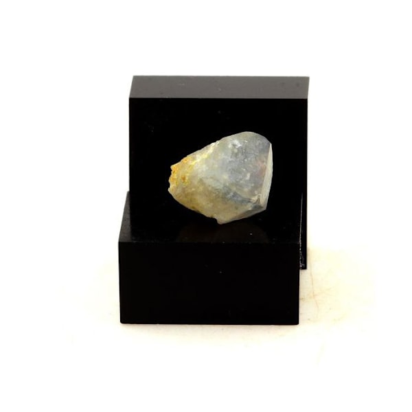 Stenar och mineraler. Euklas. 5,77 cent. Parelhas, Rio Grande do Norte, Brasilien.