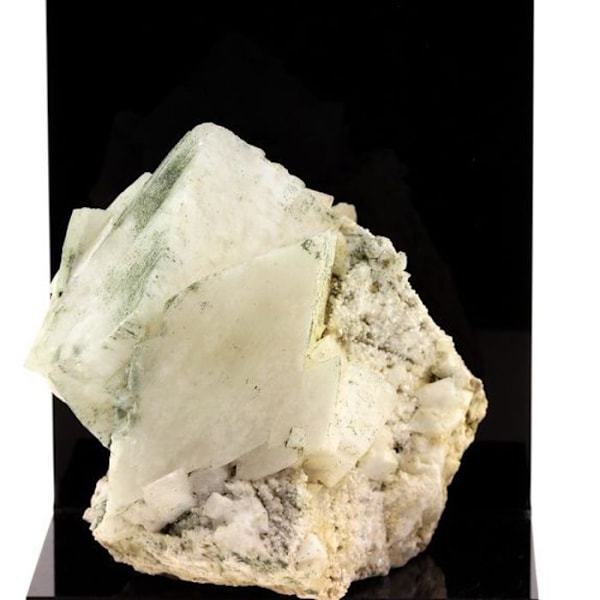 Sten og mineraler. Adular. 2146,5 ct. schweizisk.