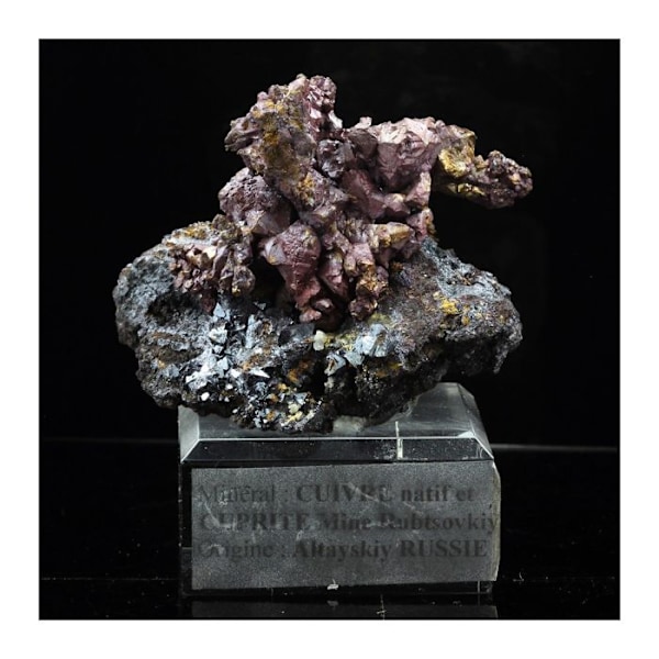 Sten og mineraler. Native kobber + Cuprit. 904,0 ct. Rubtsovskoe, Altai Krai, Rusland.