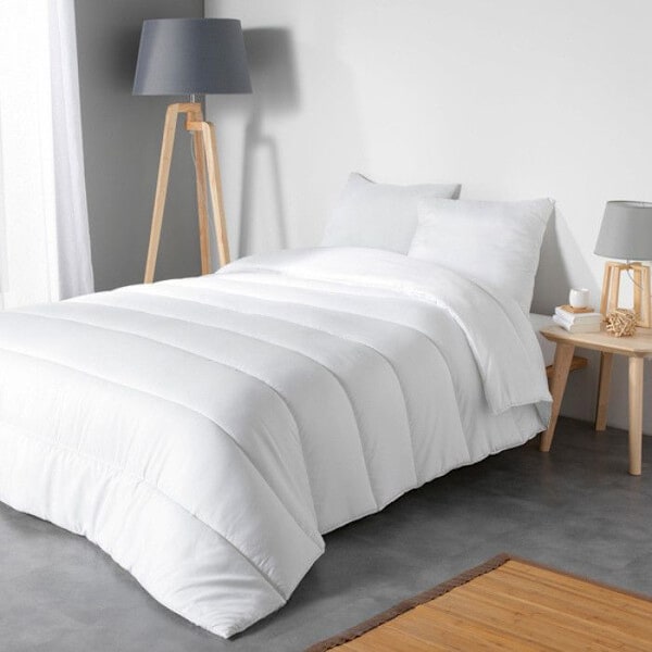 Sommar täcke - Erbjudande på sängkläder - 240x260cm - Lätt 170 gr/m² - Polyester - Maskintvättbar Vit
