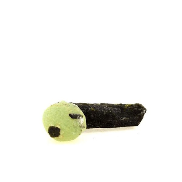 Kivet ja mineraalit. Prehnite + Epidote. 90,5 ct. Bendougou, Kayes, Mali.