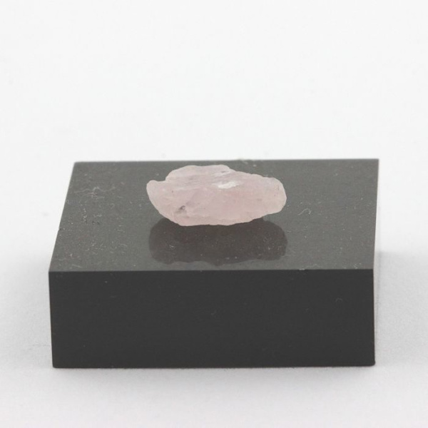 Sten og mineraler. Morganit. 3.420 øre. Afrika.
