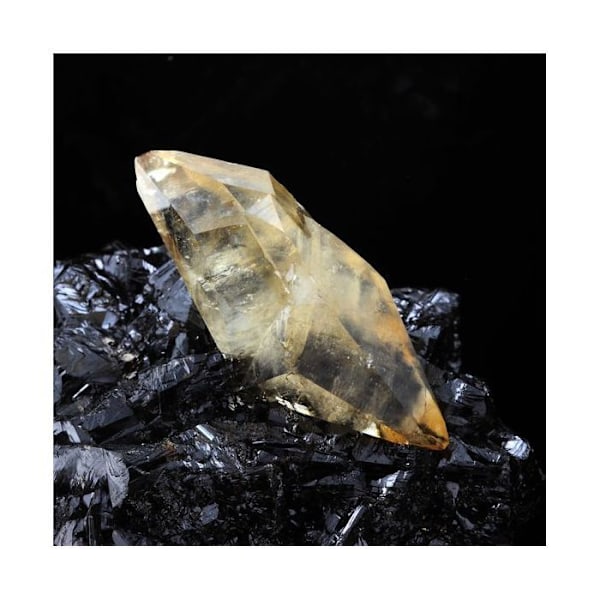 Sten og mineraler. Calcit + Sphalerit. 2947,0 øre. Elmwood Mine, Carthage, Tennessee, USA.