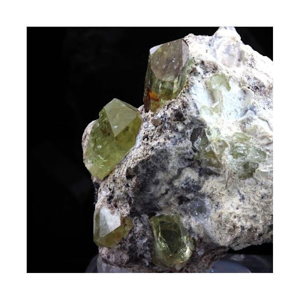 Kivet ja Mineraalit. Fluorapatiitti. 799,5 ct. Cerro de Mercadon kaivos, Durango, Meksiko.