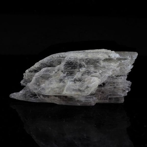 Sten og mineraler. Spodumene. 59,0 ct. Sahatany Valley, Ibity, Madagaskar.