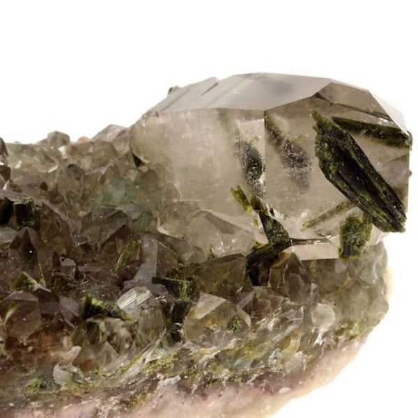 Quartz + Epidote 1395,0 karat Flerfärgad