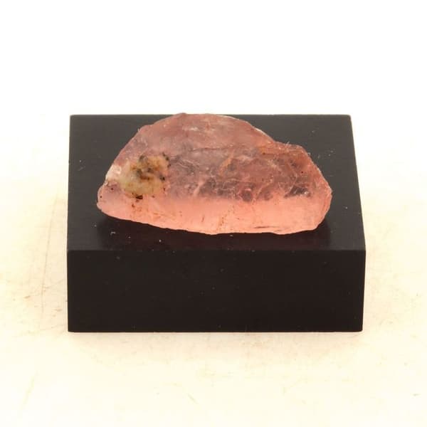 Stenar och mineraler. Rosa fluorit. 19,49 cent. Mont Blanc-massivet, Frankrike. Ros