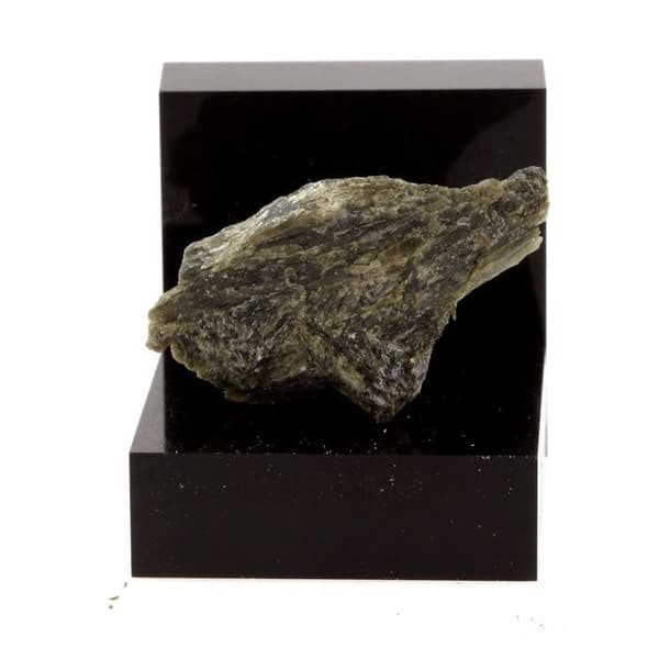 Pectolite 31,7 karat Flerfärgad
