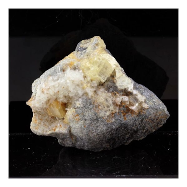 Sten og mineraler. Calcit + dolomit. 393,0 ct. Saint-Pierre-de-Mésage, Isère, Frankrig.