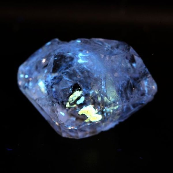 Stenar och mineraler. Quartz Petroleum. 7,24 ct. Balochistan, Pakistan.