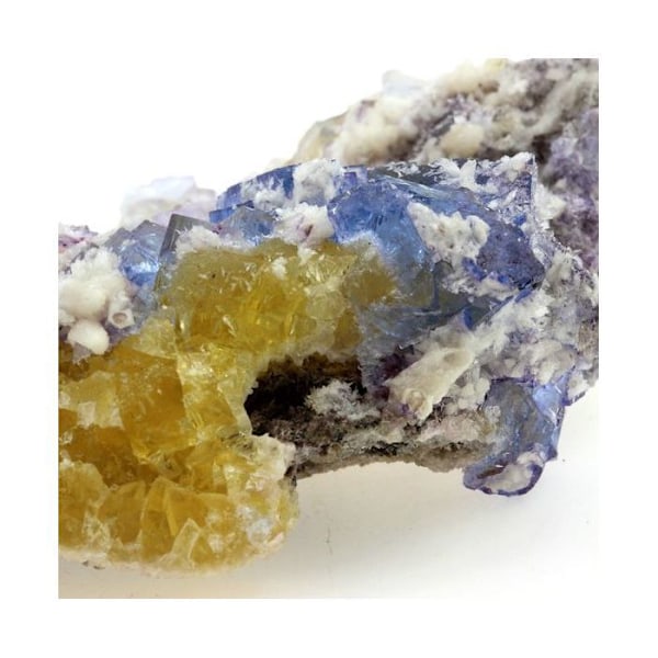 Fluorit + Kalcit 2610,2 karat Flerfärgad
