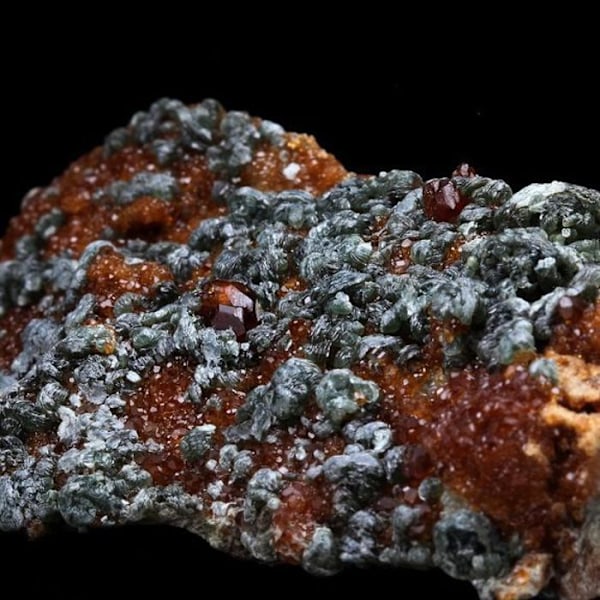 Grenatti Hessonite - ABIJOUX - Val de Suza - 174,0 ct - Punainen - aitoustodistus Röd