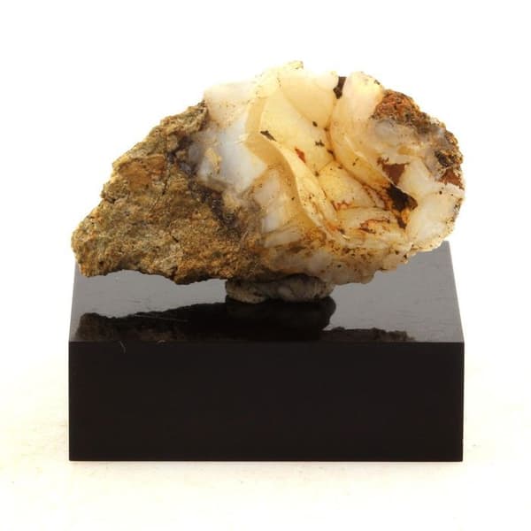 Lussatite (Opal-CT) 59,04 karaattia