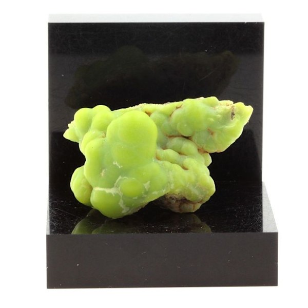 Sten og mineraler. Fosfohedyfan (Polysphaerite). 108,1 ct. Bouillac, Aveyron, Frankrig. Grön