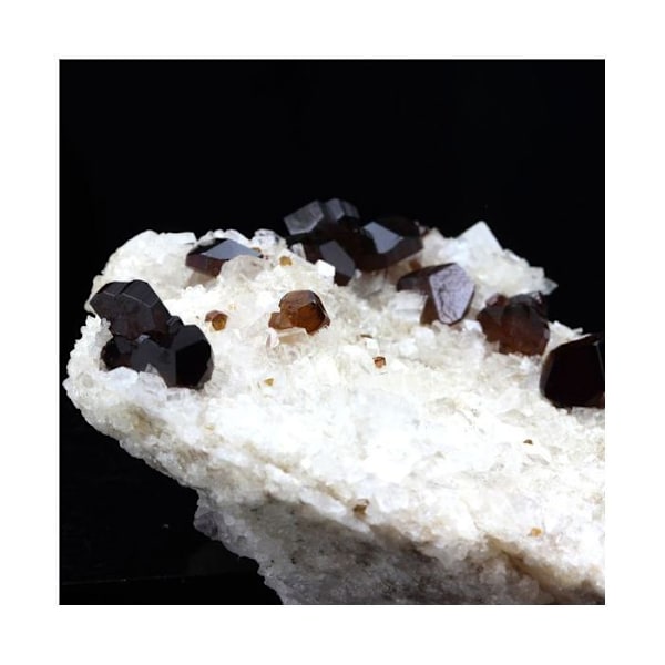Sten og mineraler. Uvite, Magnesit. 677,5 ct. Brumado, Bahia, Brasilien.