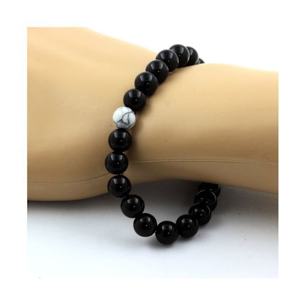 Sten og mineraler. Sort Agat + Howlite Beads Armbånd 8 mm. Fremstillet i Frankrig. Svart vit
