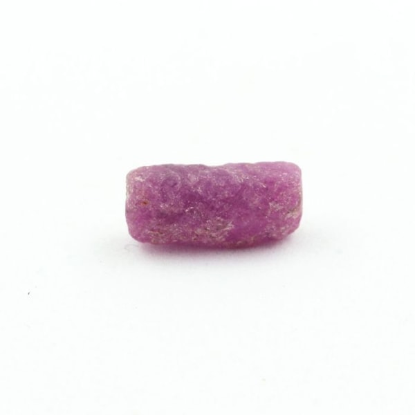 Sten og mineraler. Ruby.3.950 ct. Kiteto-distriktet, Manyara-regionen, Tanzania. Röd