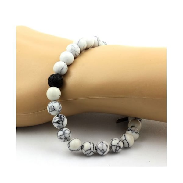 Sten og mineraler. Howlite + Lava Beads Armbånd 8 mm. Fremstillet i Frankrig. Vit och svart