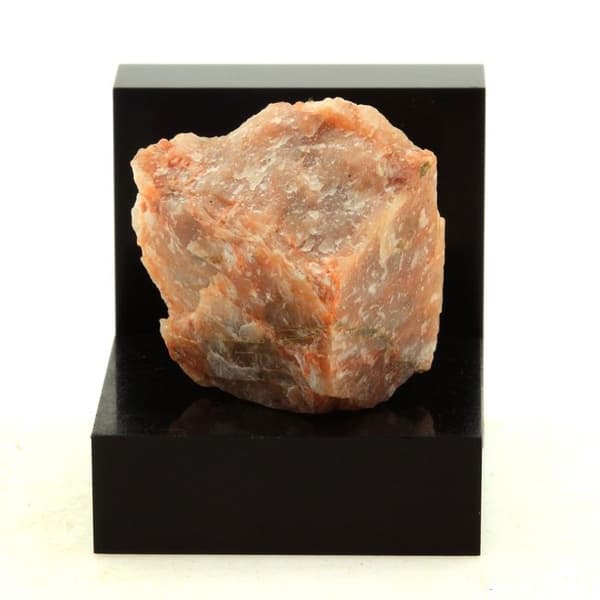 Thulite 37,5 karat Flerfärgad