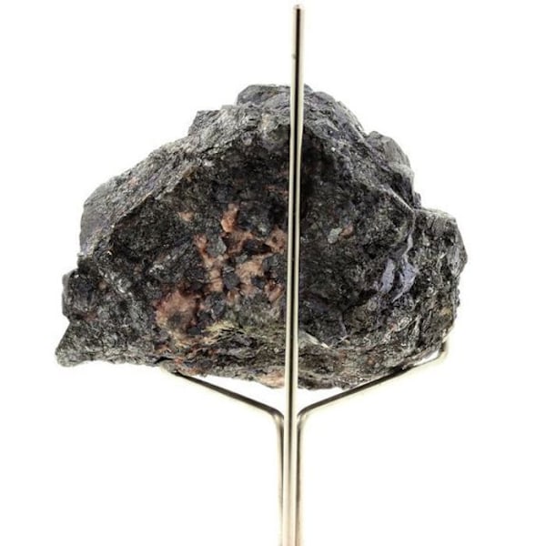 Sten og mineraler. Skutterudite. 3881,0 ct. Bou Azzer Mine, Amerzgane, Ouarzazate, Marokko.