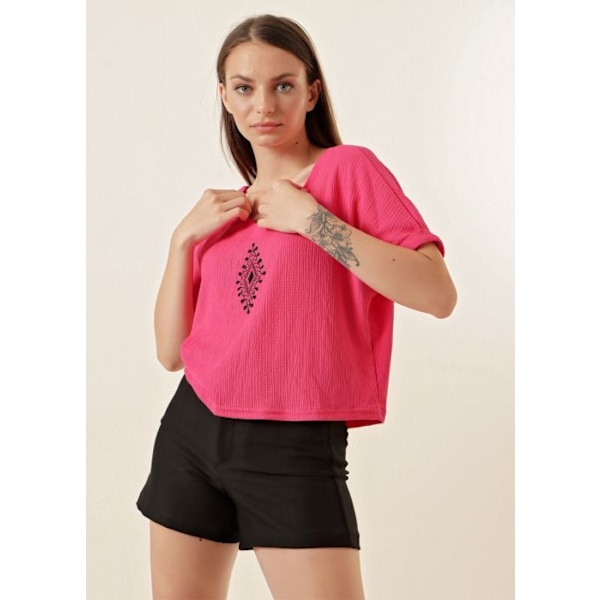 Brodeettu pusero - Fuksia - Naisille - V-kaulus - Pitkät hihat - Säihkeä malli Rosa 36