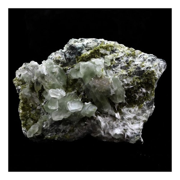 Sten og mineraler. Kvarts med Byssolite + Epidote indeslutninger. 911,0 øre. Envers de Chamrousse, Isère, Frankrig.