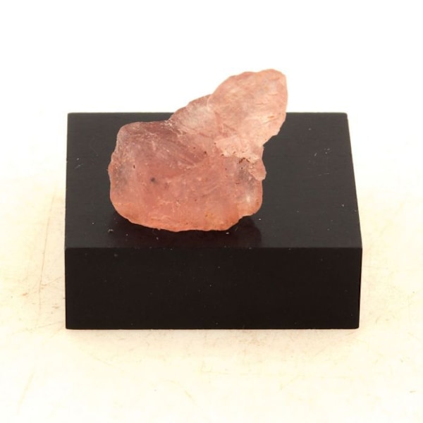 Stenar och mineraler. Rosa fluorit. 16,68 ct. Mont Blanc-massivet, Frankrike. Rosa