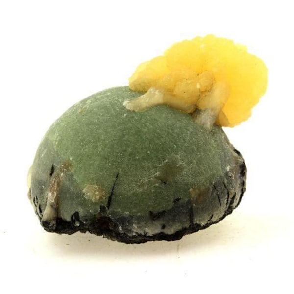 Kivet ja mineraalit. Prehnite, Stilbite, Epidote. 391,0 ct. Diamonkara, Kayes, Mali.