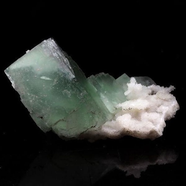 Stenar och Mineraler - ABIJOUX - Fluorit - Lila - 2449 ct - 110x100x70 mm Lila