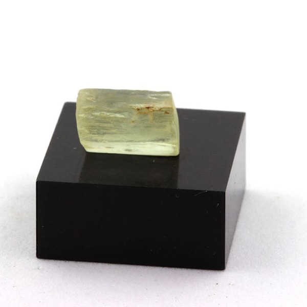 Stenar och mineraler. Spodumene Hiddenite. 5,40 cent. Konarprovinsen, Afghanistan.