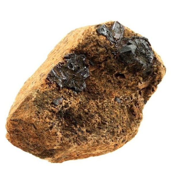 Sten og mineraler. Rutil. 870,0 ct. Mandrosonoro, Amoron'i Mania, Madagaskar.