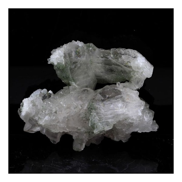Stenar och mineraler. Soul quartz (faden quartz) + Klorit. 127,60 cent. Plan-du-Lac, Oisans, Frankrike.