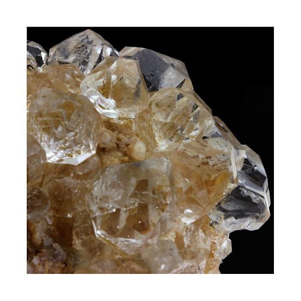 Sten og mineraler. Fluorit + Kvarts. 1490,0 øre. Huanggangliang-minen, Mongoliet, Kina. Flerfärgad
