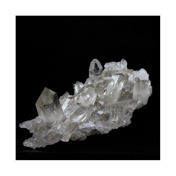 Kivet ja mineraalit. Kvartsi. 74,0 ct. Grandes Roussesin vuoristo, Isère, Ranska.