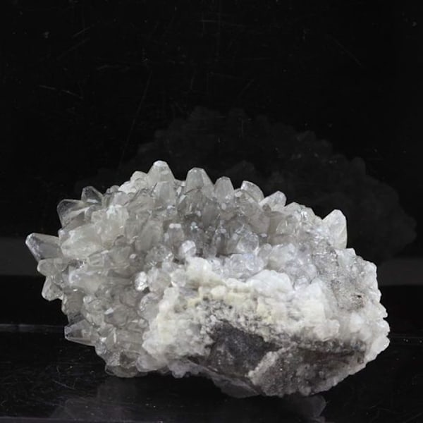 Sten og mineraler. Calcit. 522,75 øre. Anduze, Gard, Occitanie, Frankrig. Grön