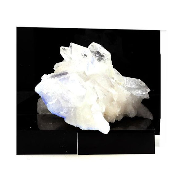 Sten og mineraler. Kvarts + Dumortierit. 2669,0 øre. Vaca Morta stenbrud, Bahia, Brasilien.